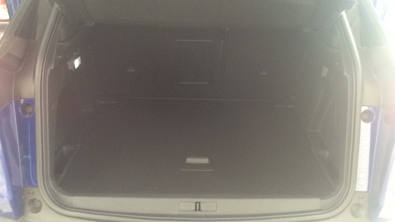 内装トランク