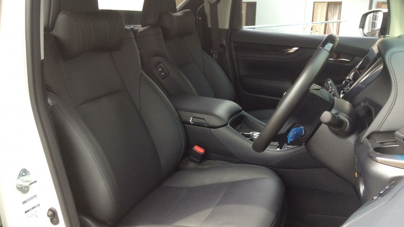 内装前方シート