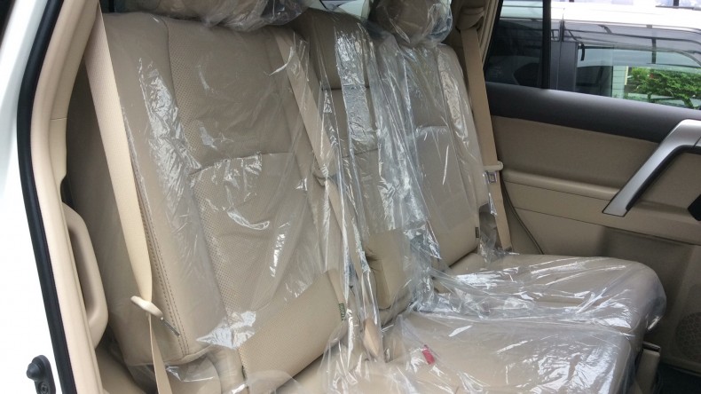 内装後方シート