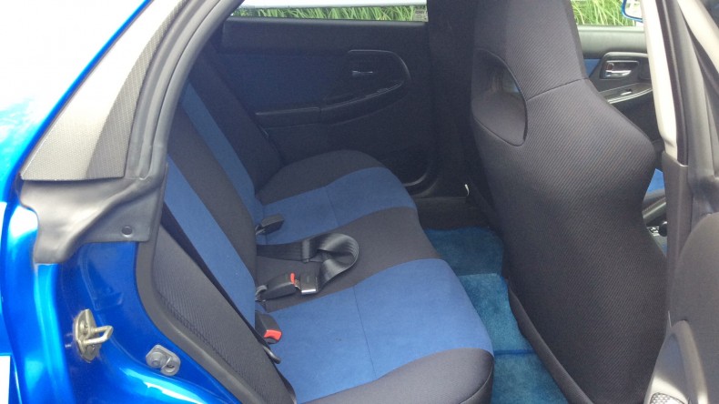 内装後方シート