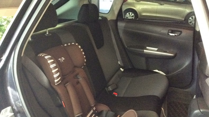 内装後方シート