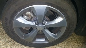 タイヤホイール前