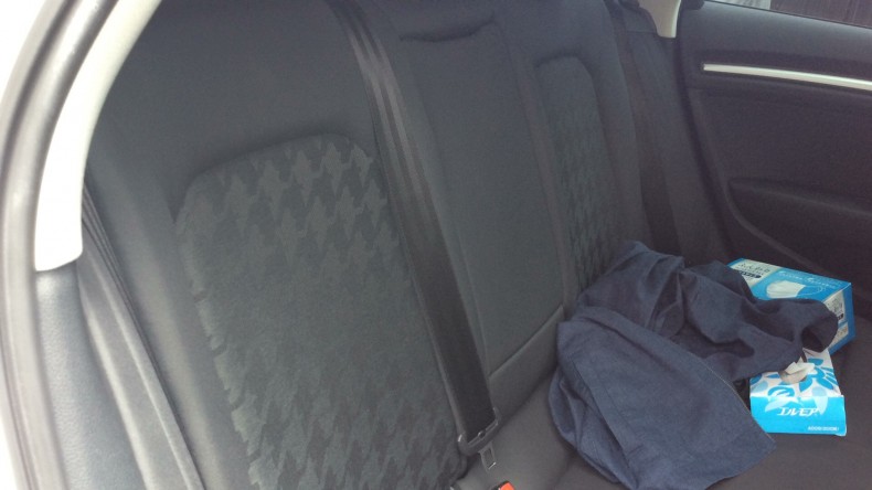 内装後方シート