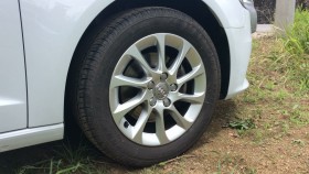 タイヤホイール前