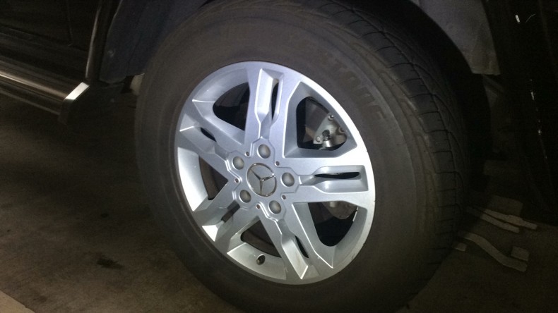 タイヤホイール前