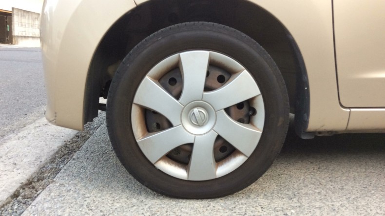 タイヤホイール前