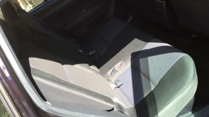 内装後方シート
