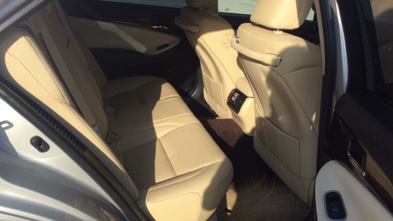 内装後方シート