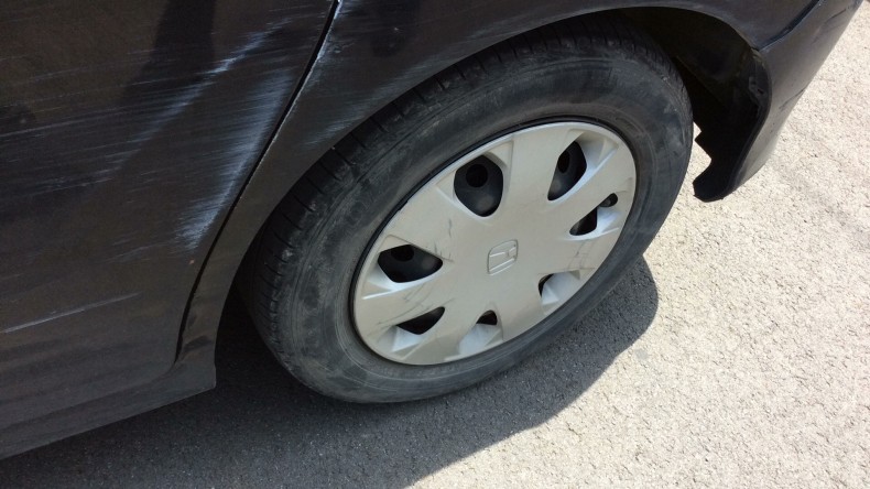 タイヤホイール前