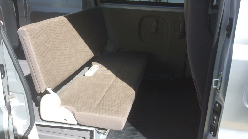 内装後方シート