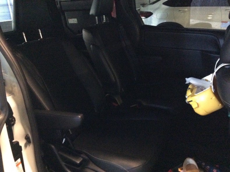 内装後方シート