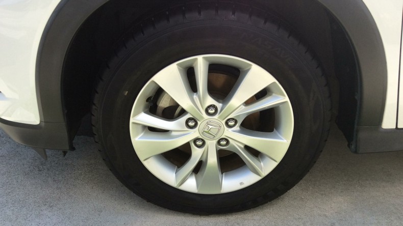 タイヤホイール前