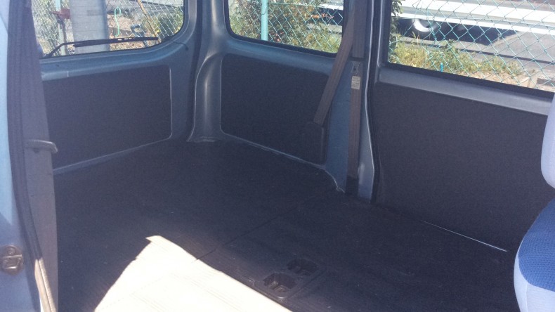 内装後方シート