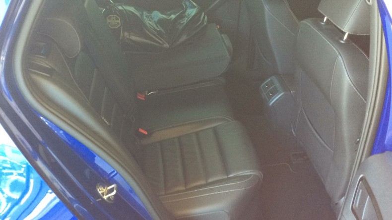 内装後方シート