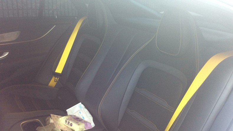 内装後方シート