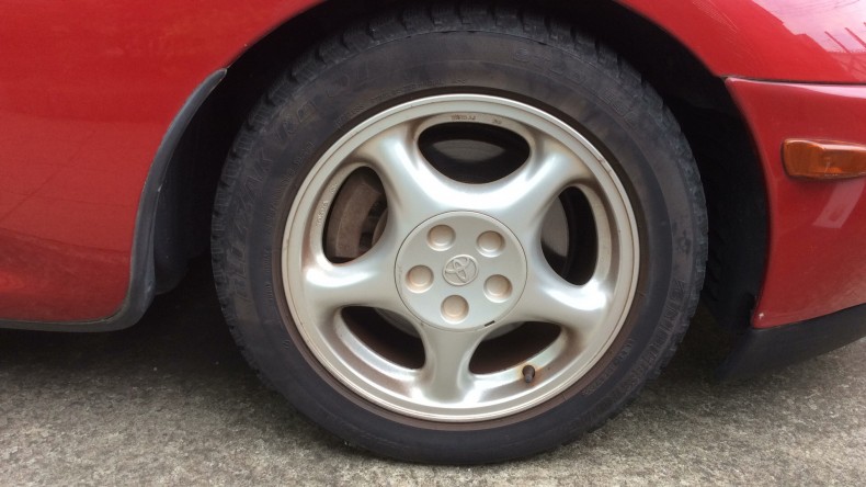 タイヤホイール前