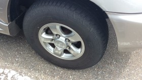 タイヤホイール前