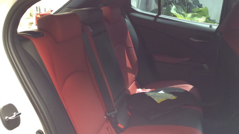 内装後方シート