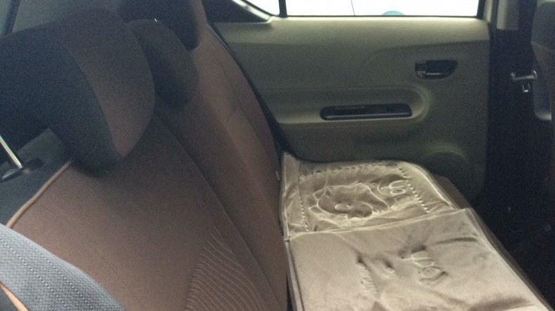 内装後方シート