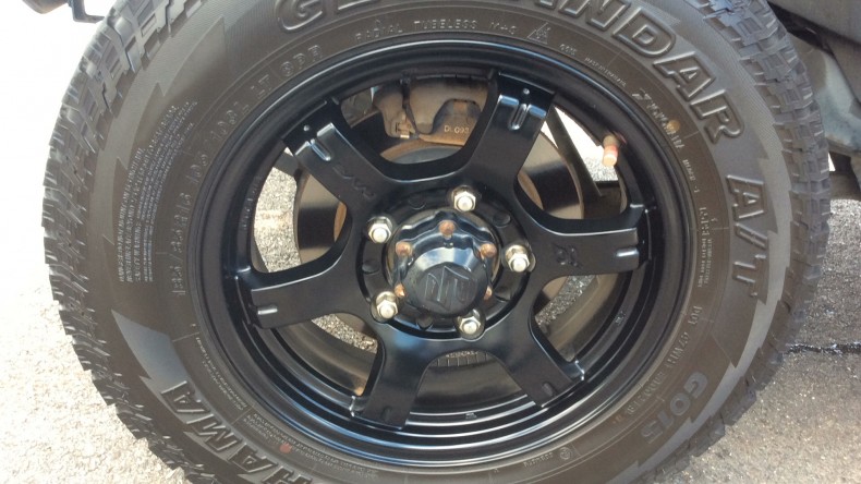 タイヤホイール前