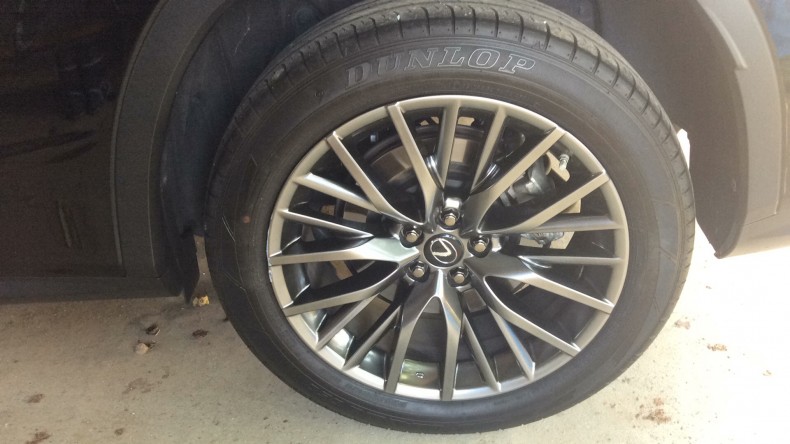 タイヤホイール前