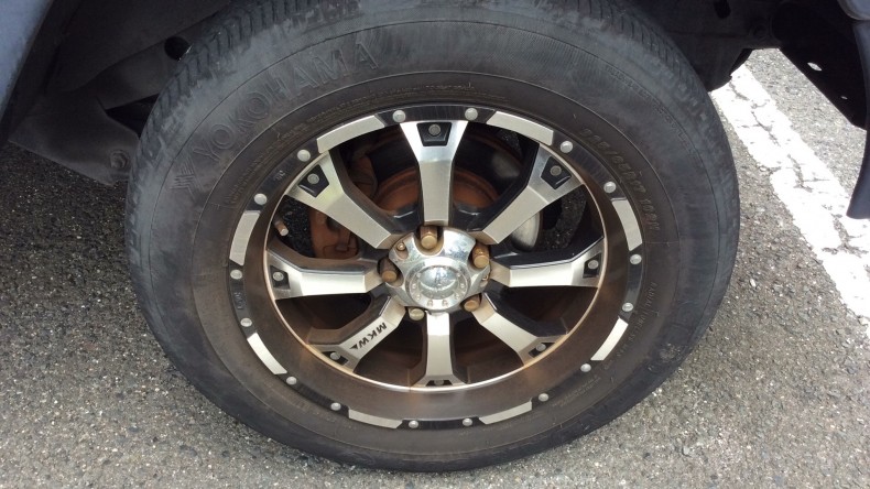 タイヤホイール前