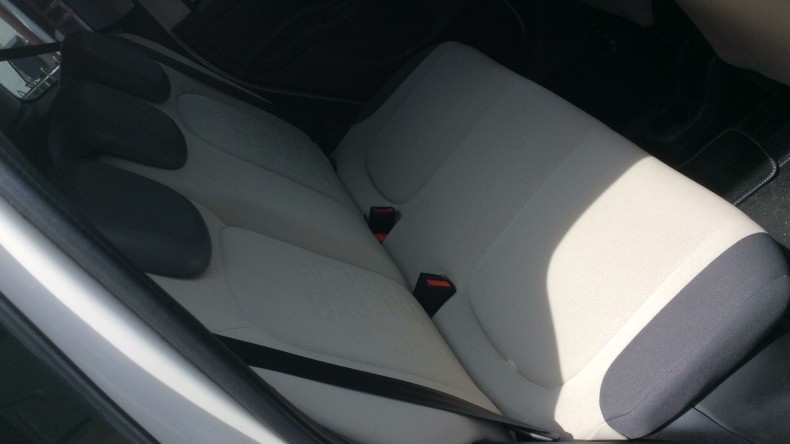 内装後方シート