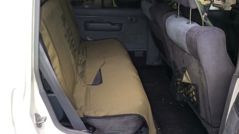 内装後方シート