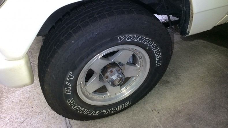 タイヤホイール前
