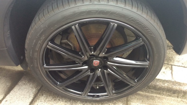 タイヤホイール前