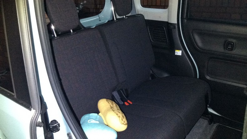 内装後方シート