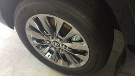 タイヤホイール前