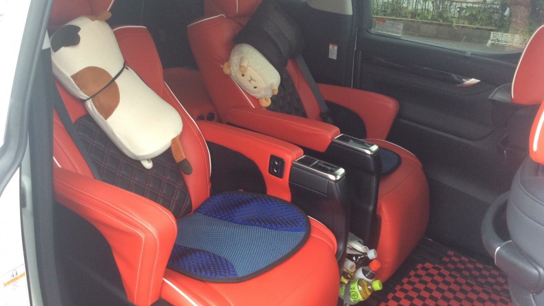 内装後方シート