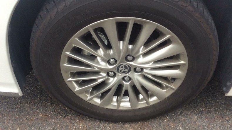 タイヤホイール前