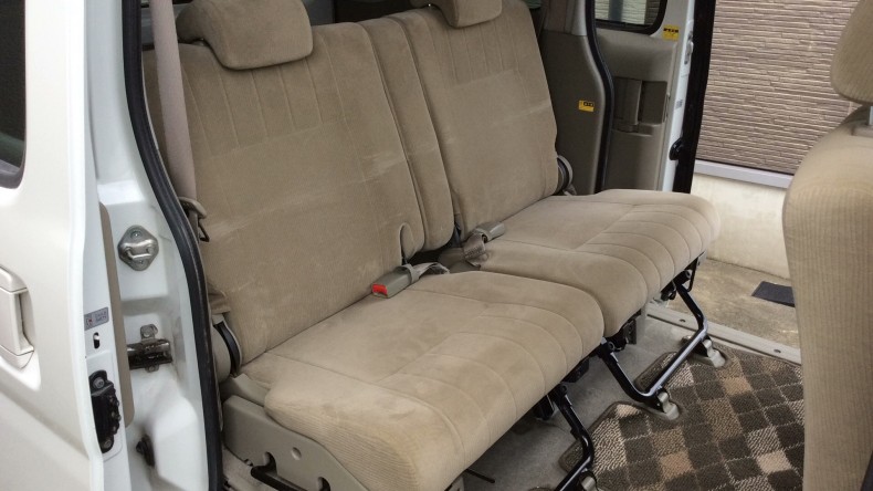 内装後方シート