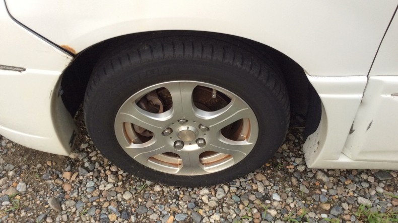 タイヤホイール前