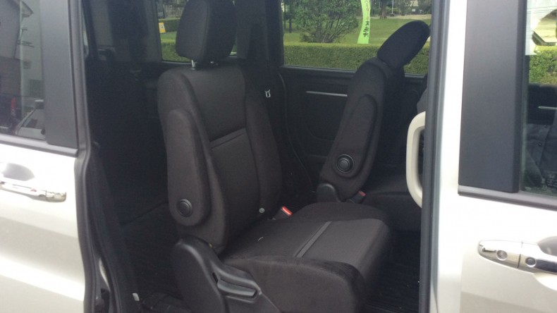 内装後方シート