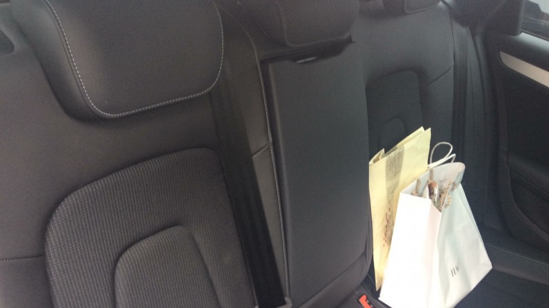 内装後方シート