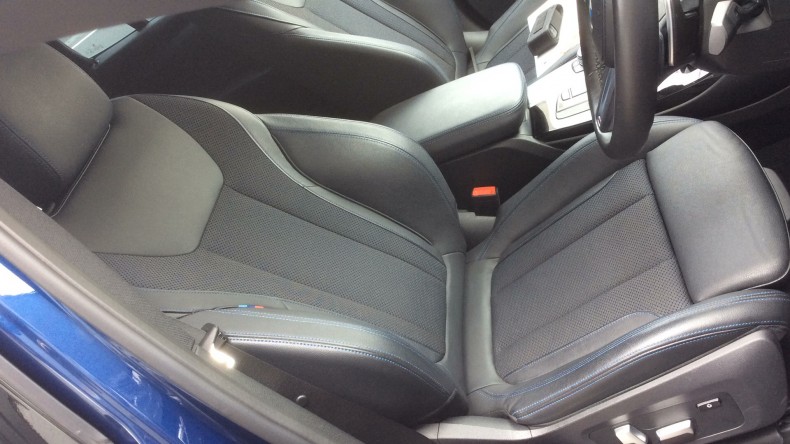 内装前方シート