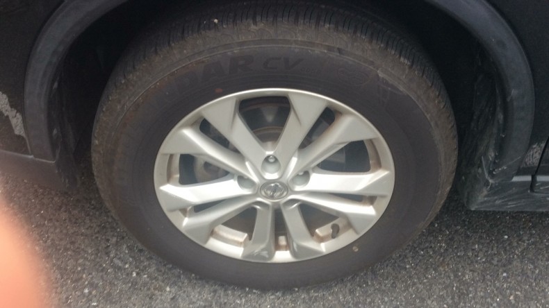 タイヤホイール前