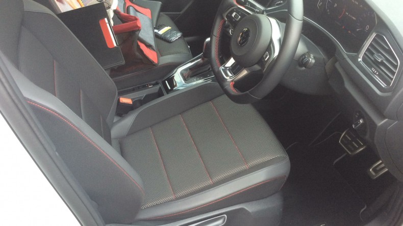 内装前方シート