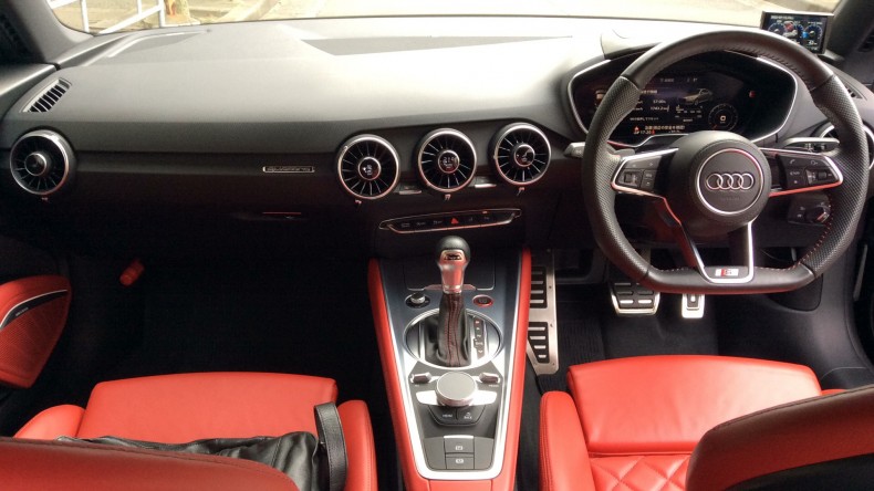 内装インパネ全体