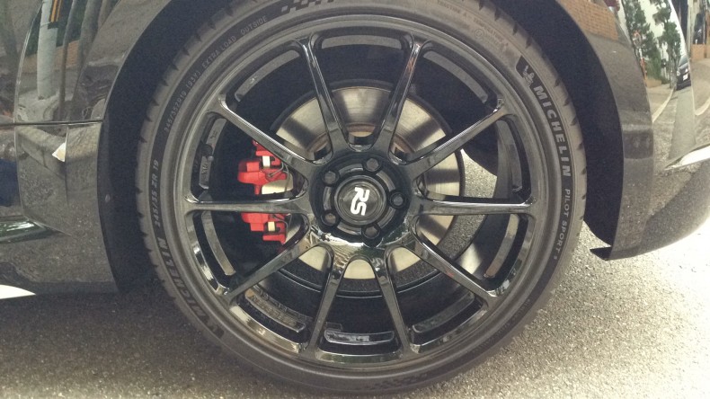 タイヤホイール前