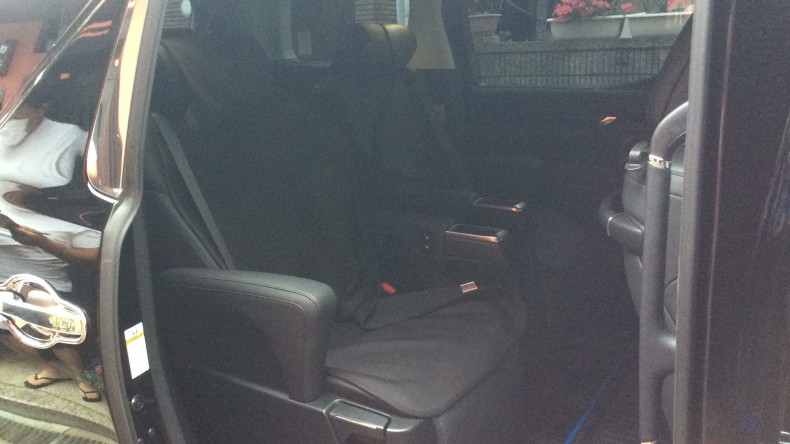 内装後方シート