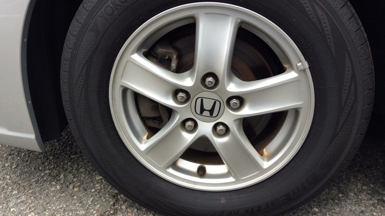 タイヤホイール前