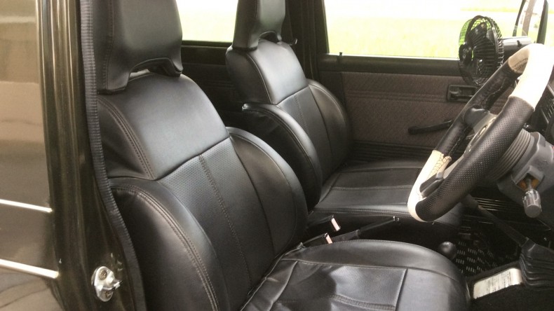 内装前方シート