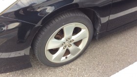 タイヤホイール前