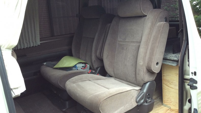 内装後方シート