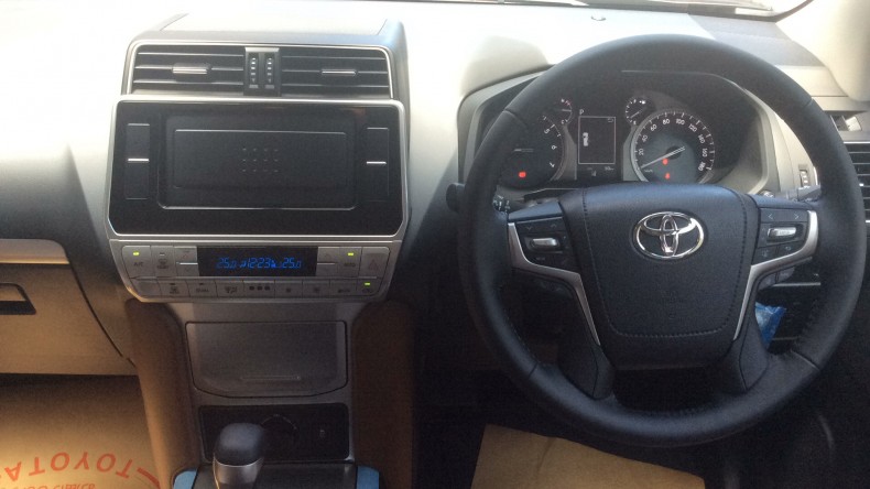 内装インパネ全体