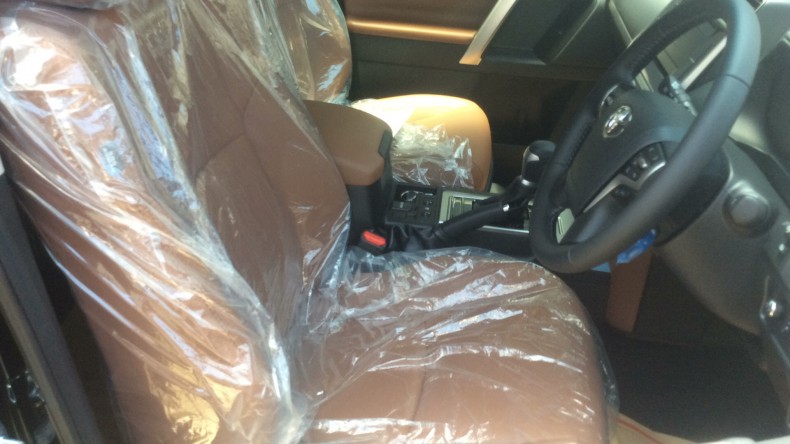 内装前方シート